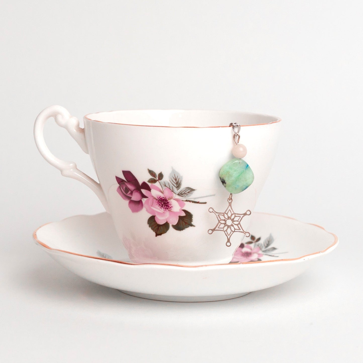 Megan’s Pantry 2025 Holiday Gift Set featuring a winter wellness tea gift box with Peppermint Dreams herbal loose leaf tea (3 oz), a hand-poured soy Winter Solstice Candle (16 oz) with pure essential oils, and a stainless steel snowflake tea ball infuser ornament displayed in a cozy, seasonal setting perfect for Christmas gifting, tea lovers, and holiday self-care.