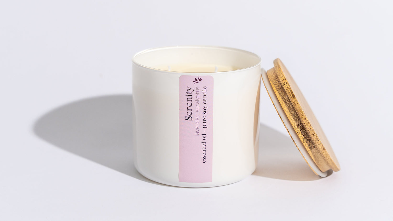 100% luxury soy candle with essential oils
